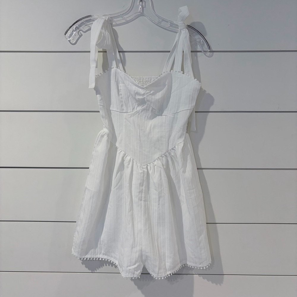 Romantic White Tie Shoulder Smocked Romper Breezy Feminine Summer S Cottagecore - Picture 1 of 10